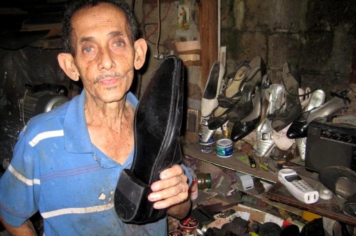 El Piloto, el médico del zapato en Moca